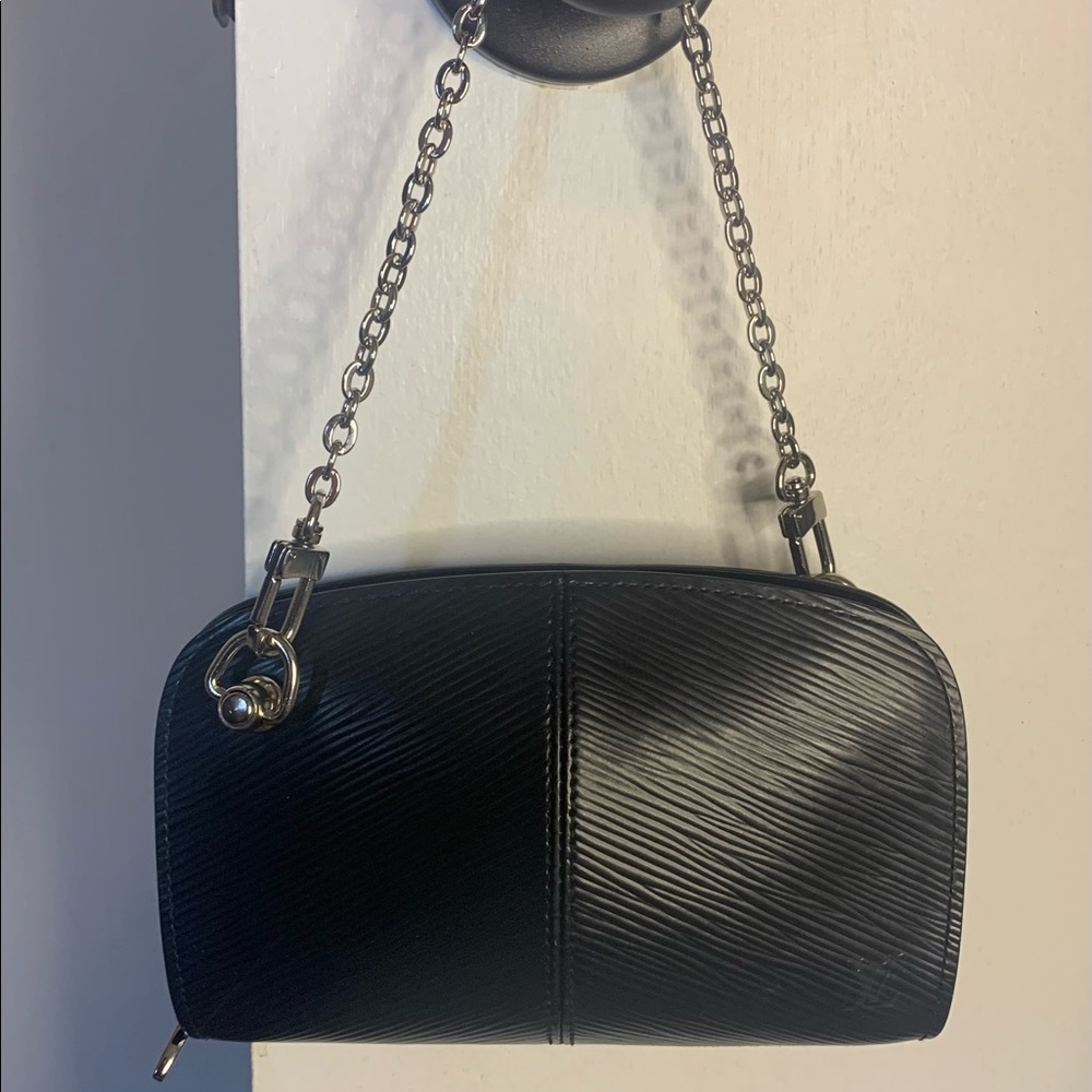 Sold- Auth LV Epi Zippy Pouch